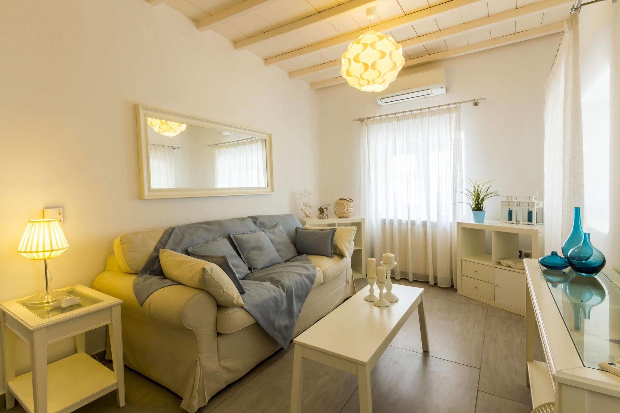 Lavish Suites Agios Ioannis Diakoftis Exterior foto
